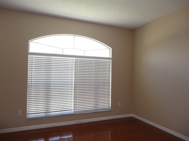 Building Photo - 1101 Blufield Avenue