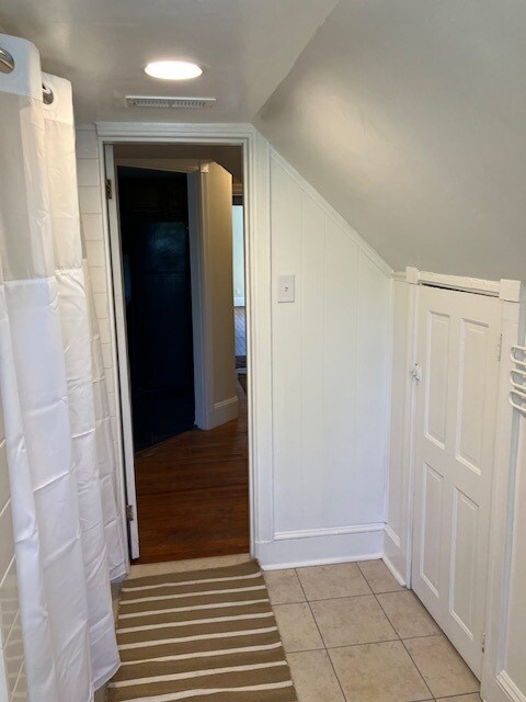 Bath - 1511 Spring Ave