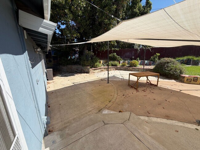 Building Photo - 7210 Zelinda Dr