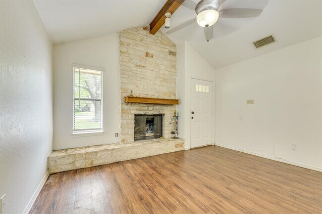 Building Photo - 16041 Stoneham Cir