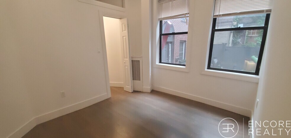 Building Photo - 24 Phillips St