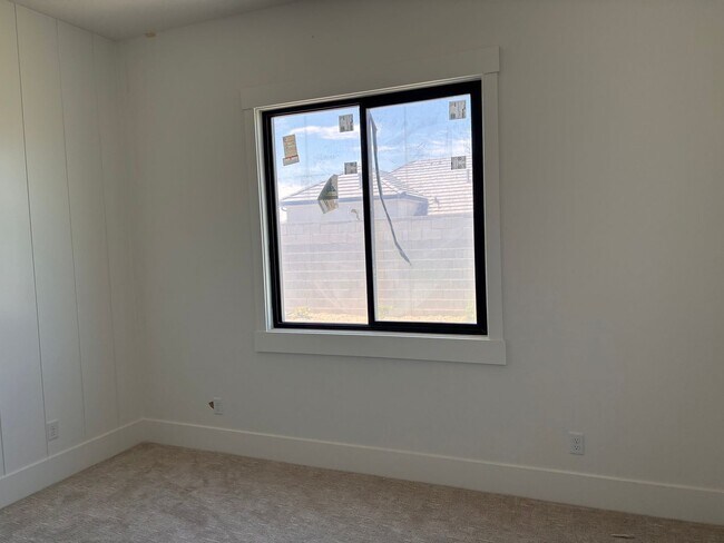 Building Photo - BRAND NEW 5 bed | 3 bath | 3 car garage cu...
