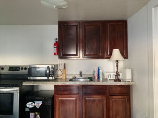 Building Photo - 7xx Maple Ave