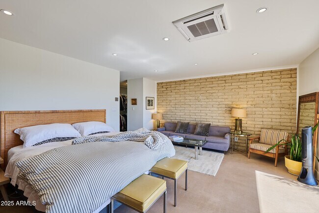 Building Photo - 4016 E Flynn Ln