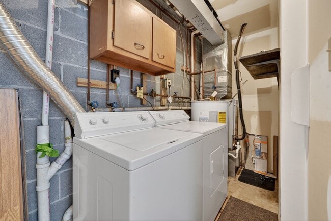 Building Photo - 1625 S Barton St