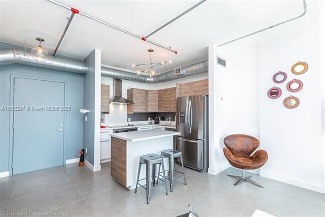 Building Photo - 690 SW 1st Ct