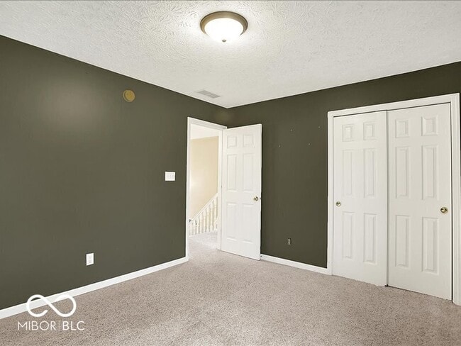 Building Photo - 7133 Silver Lake Dr