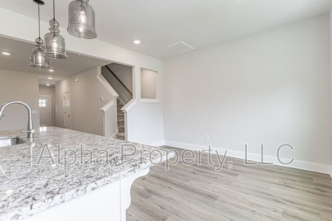 Building Photo - 124 Keel Ln