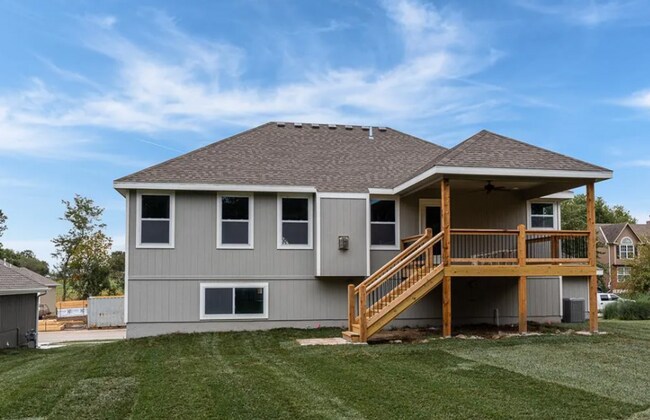 Building Photo - Don't miss out on this beautiful home!