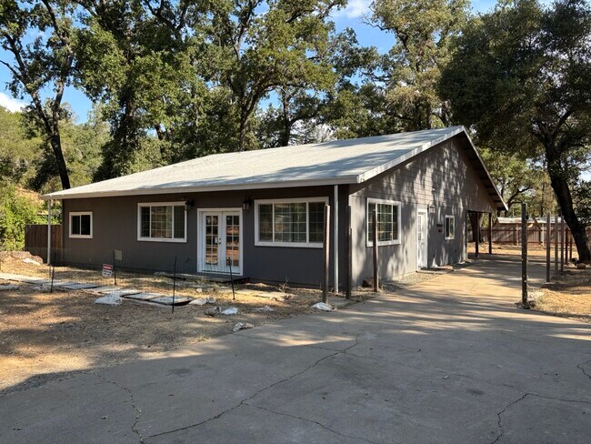 Building Photo - 3303 N Shingle Rd