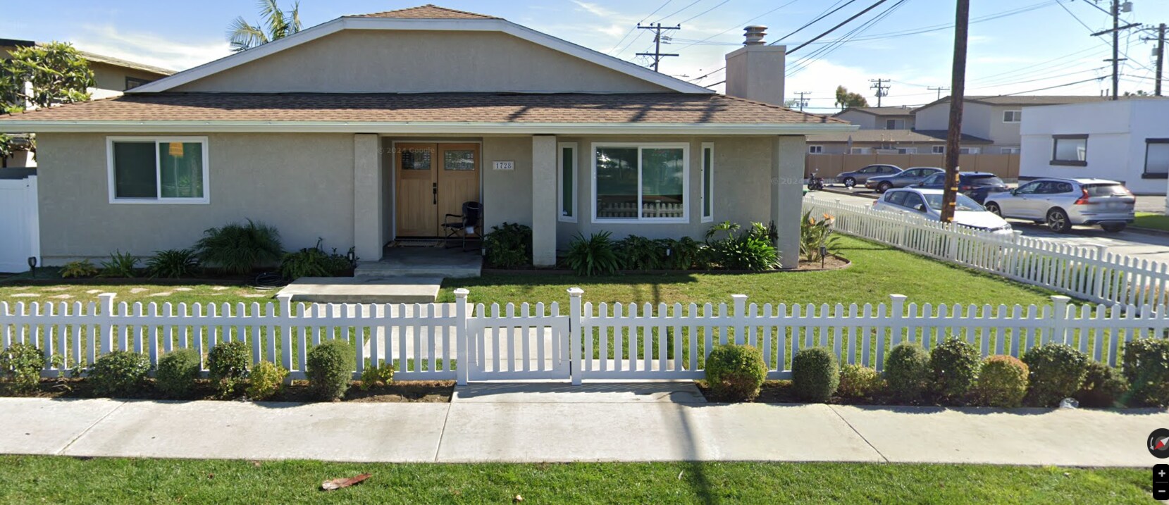 Building Photo - 1728 Santa Ana Ave