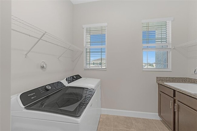 Building Photo - 14965 RedCove Pl
