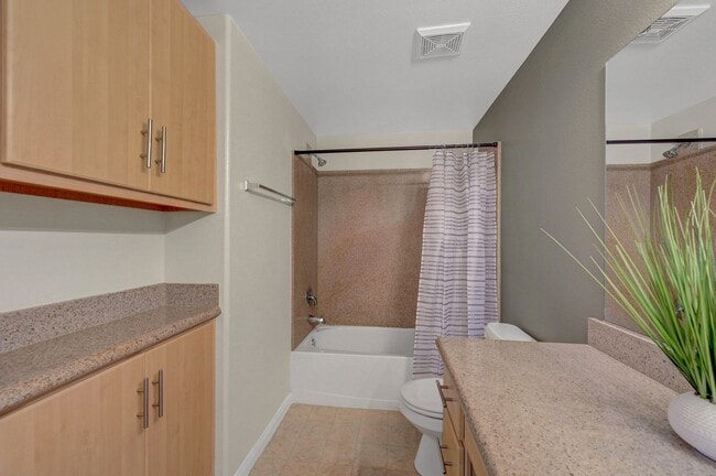 Building Photo - Downstairs 1 Bedroom Unit in Gated Community - S.W.