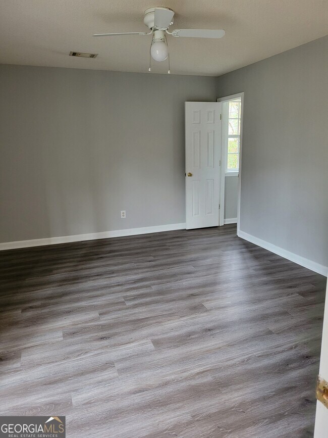 Building Photo - 6205 Sweetgum Trail