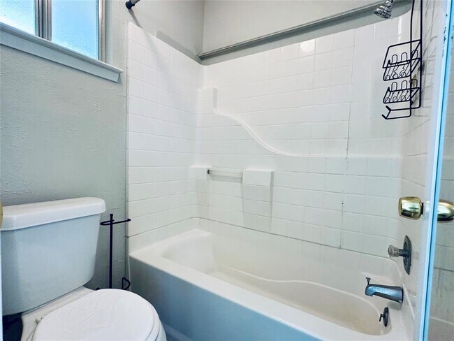 Building Photo - 1504 Sagebrush Dr