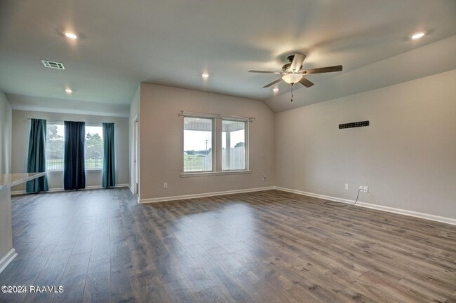 Building Photo - 107 Emerald Star Ln