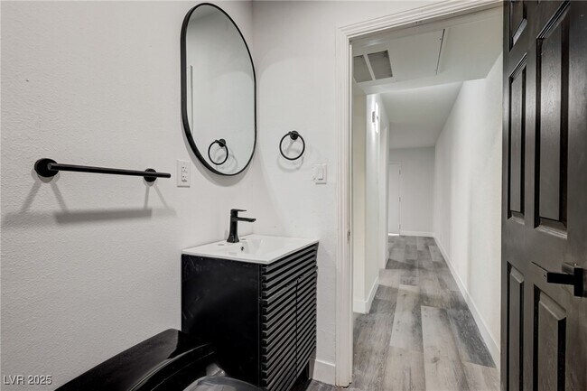 Building Photo - 1922 Fairfield Ave