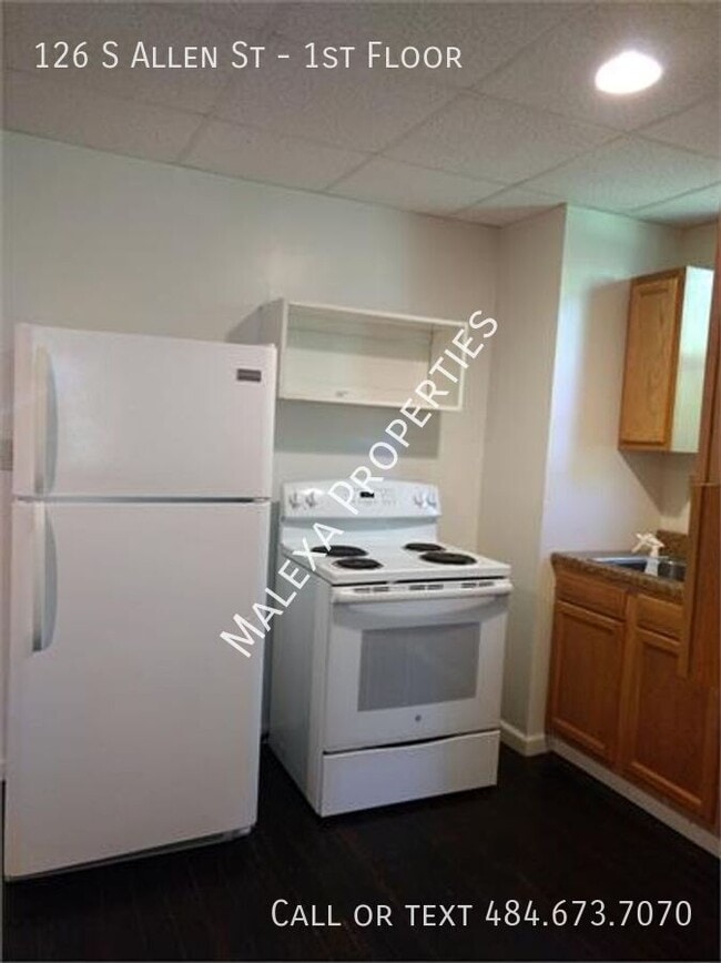 Building Photo - 126 Allen St