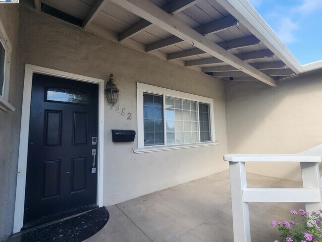 Building Photo - 7482 Larkdale Ave