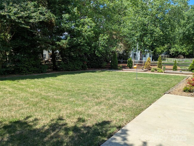 Building Photo - 187 Chandeleur Dr