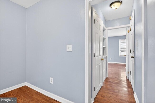 Building Photo - 1528 Church St