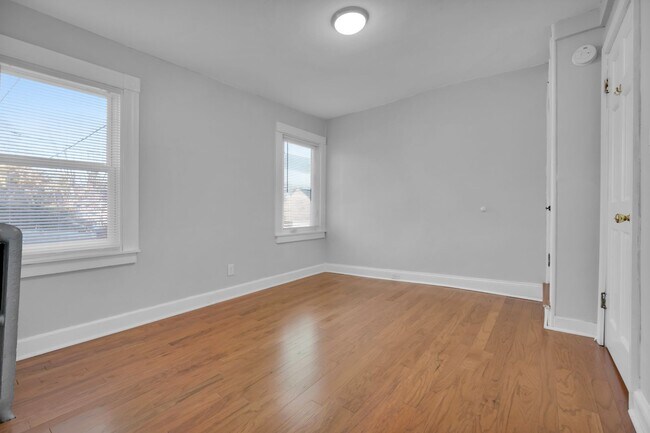 Building Photo - 1031 Northampton St
