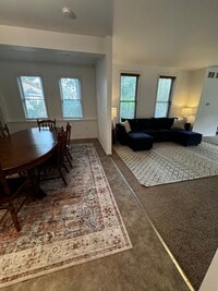 Building Photo - 920 Center Pl