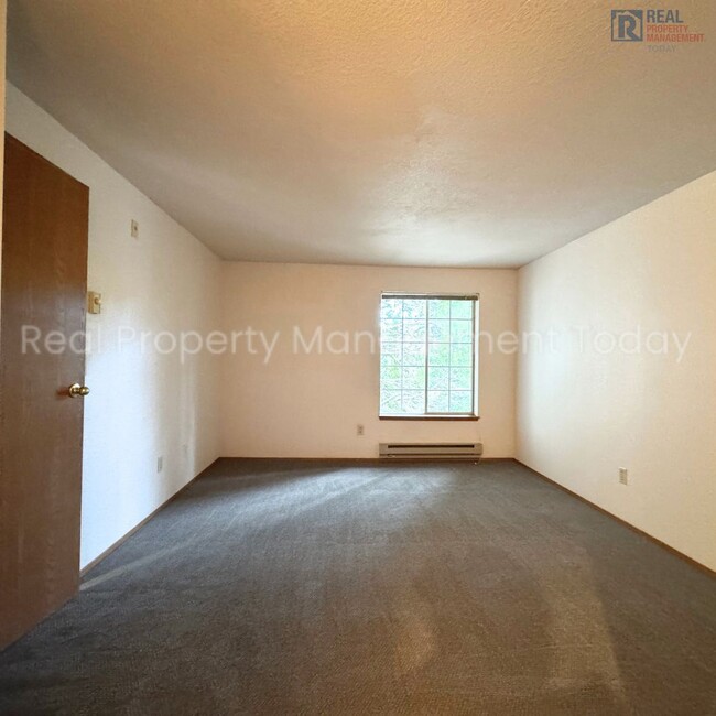 Building Photo - Cozy 3 Bedroom Apartment In Burien!