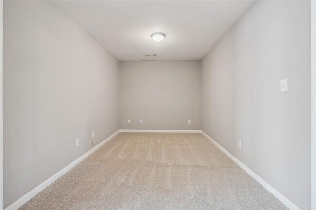 Building Photo - 4978 Berkeley Oak Dr