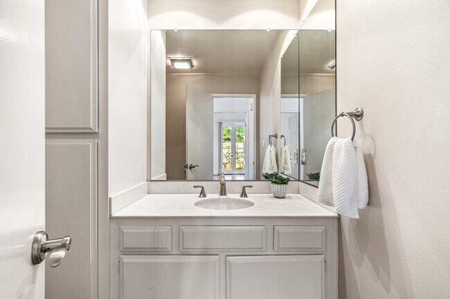 Building Photo - 37 Santo Domingo Dr