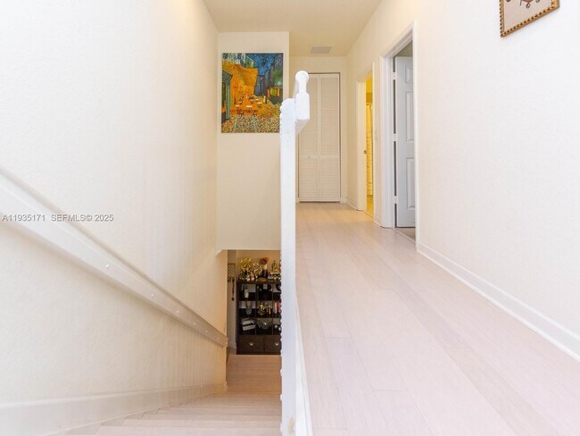 Building Photo - 12320 S Village Cir