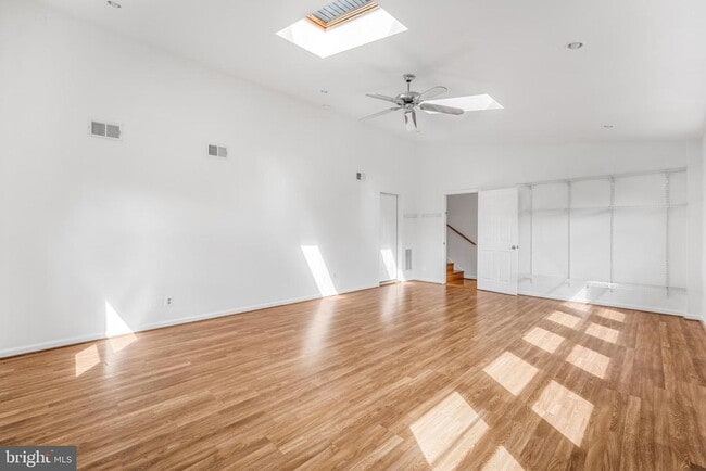Building Photo - 13320 Scibilia Ct