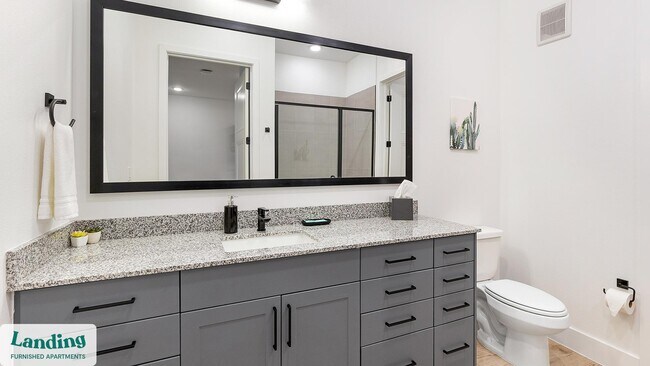 Building Photo - 650 E Sycamore St