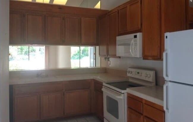 Building Photo - 12836 Via Moura