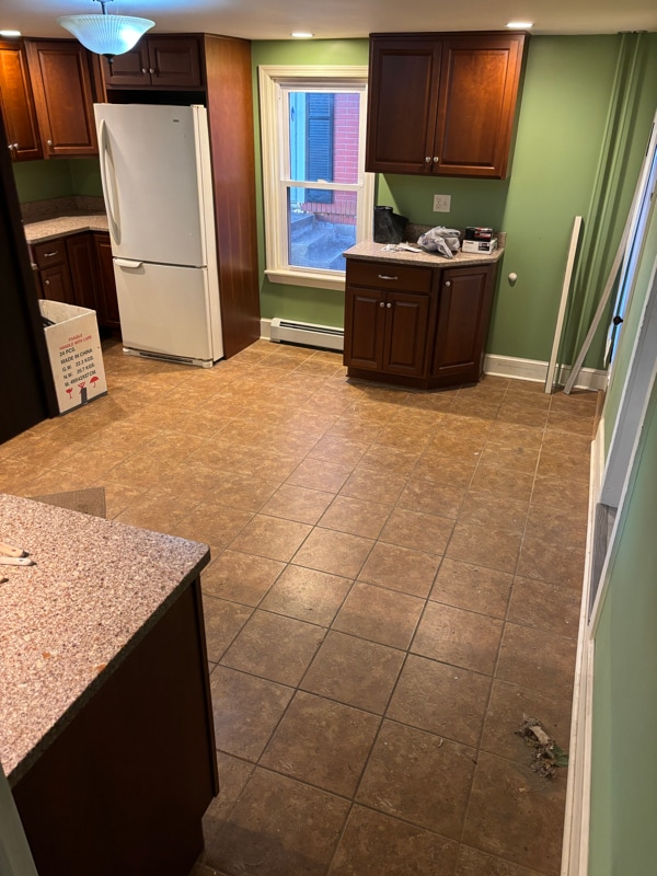 Building Photo - 118 S Main St