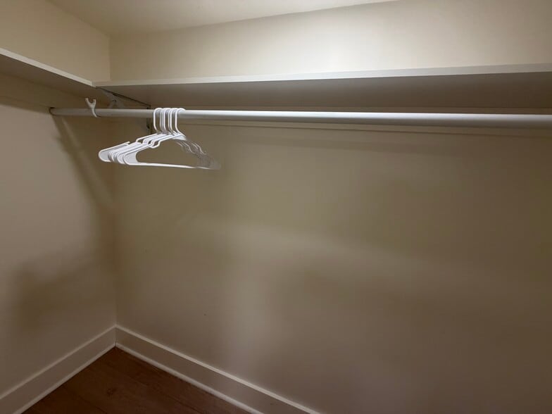 Building Photo - 264 E 4800 S