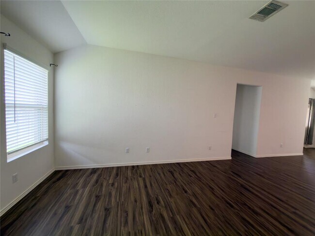 Building Photo - 21417 Wilmiller Ln