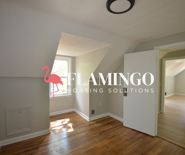 Building Photo - 706 Gramont Ave