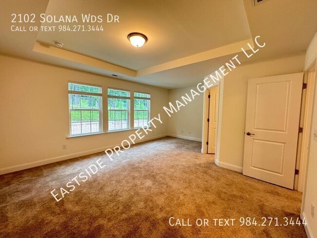Building Photo - 2102 Solana Wds Dr