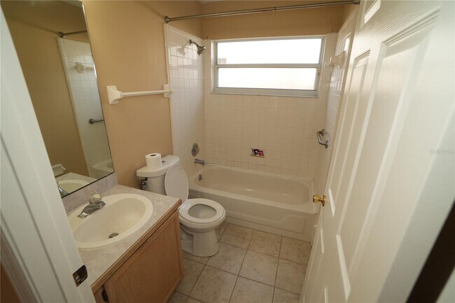 Building Photo - 205 Indian Point Cir