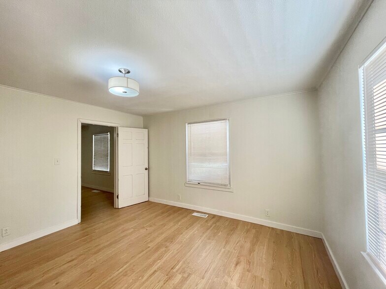 Building Photo - 3109 Joyce Ave