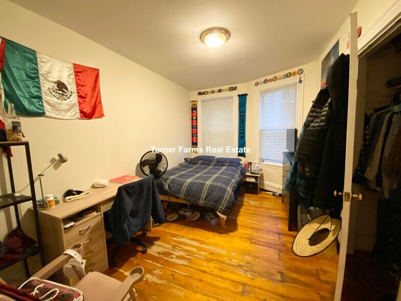 Building Photo - 38 Calumet St