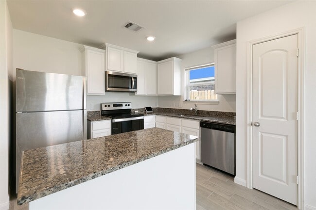 Building Photo - 8115 Vacek Meadows Loop