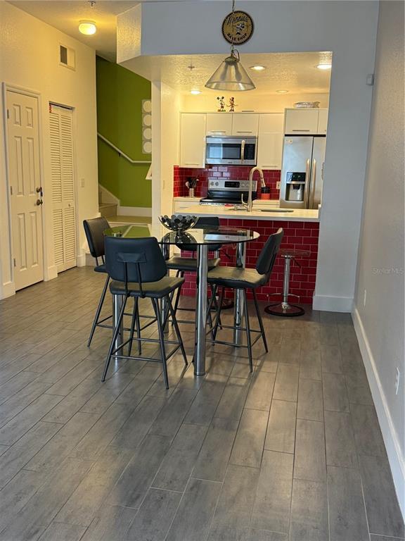 Building Photo - 2200 San Christabolo Dr