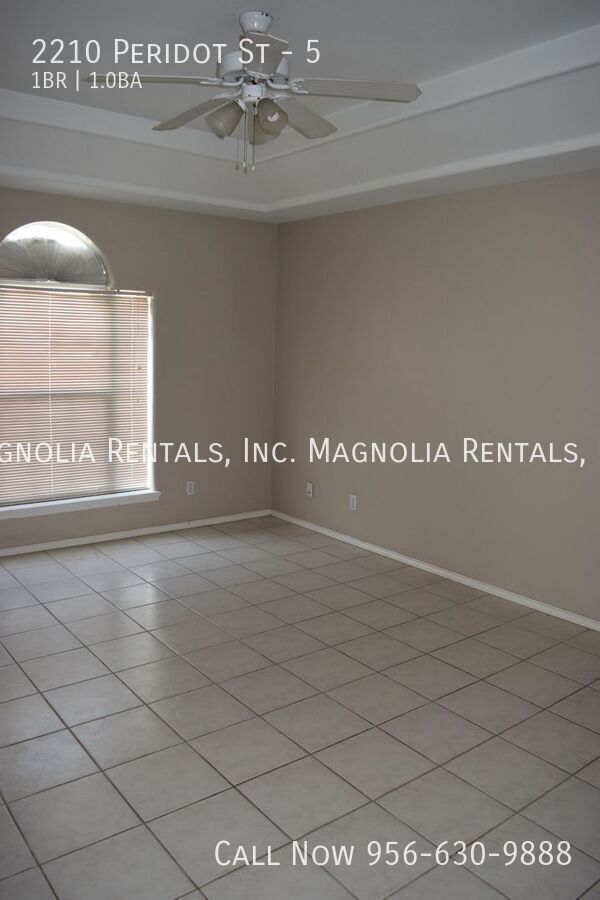 Building Photo - 2210 Peridot St