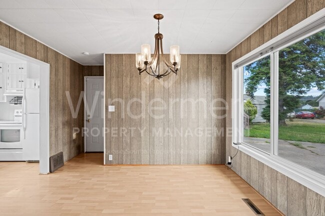 Building Photo - Beautiful 3-Bedroom Home - EV Charger - Pet Friendly