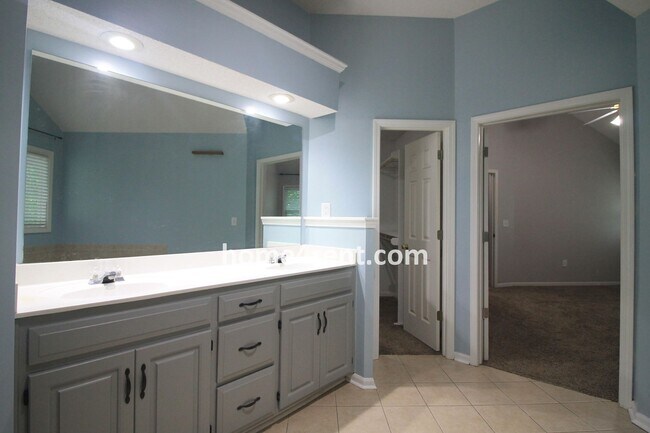 Building Photo - Blue Valley Schools w/ Wood Floors, Finish...