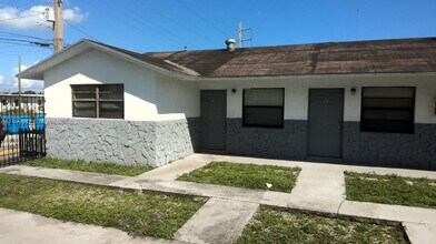 Building Photo - 4120 SW 19th St