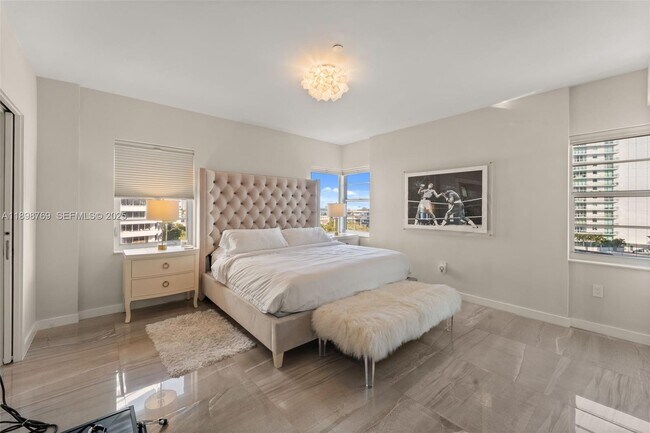 Building Photo - 16 Island Ave