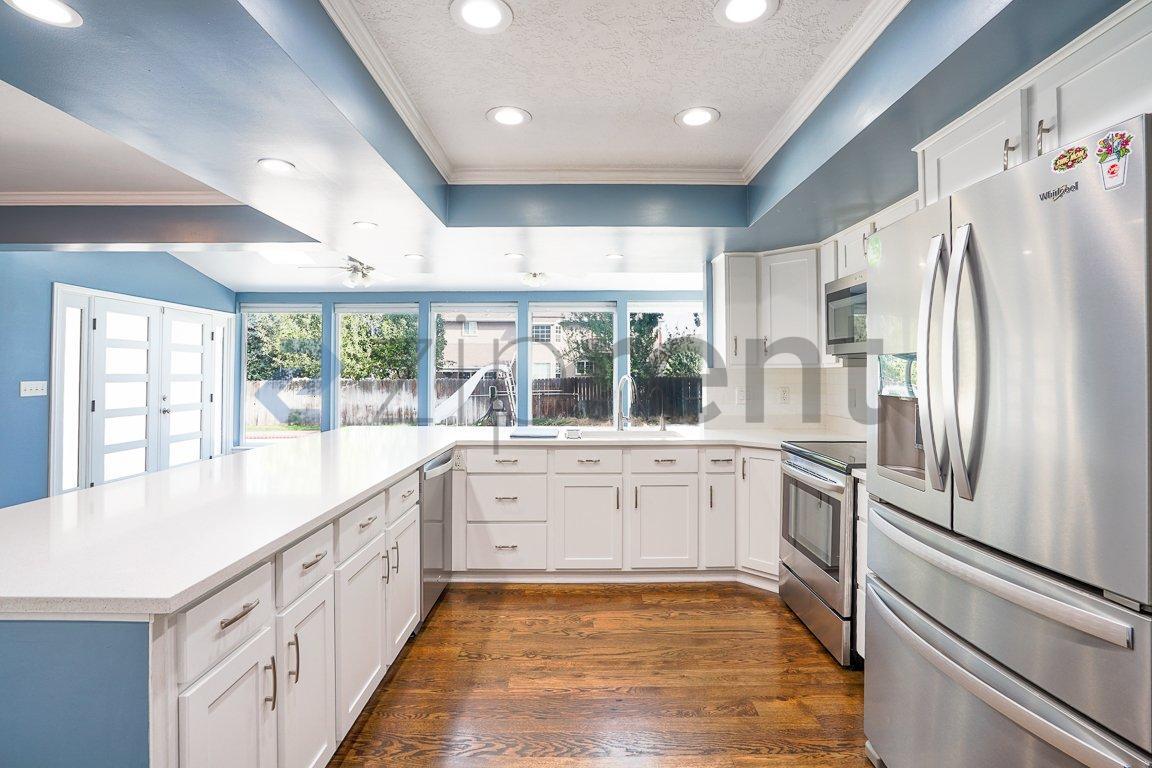 Building Photo - Unit